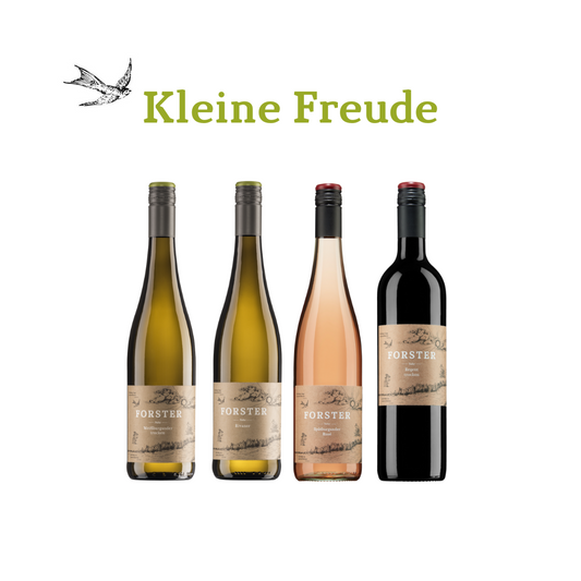 Vier kleine Flaschen vom Weingut Forster. Weißburgunder trocken, Rivaner, Rosé und Regent. 