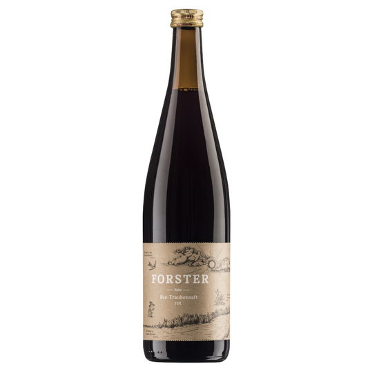 Flasche Traubensaft vom Weingut Forster aus Rümmelsheim an der Nahe, Sorte roter Traubensaft, mit Schraubverschluss und beige-braunem Etikett, das mit weißer Schrift das Logo Forster sowie die Sorte zeigt, zudem eine gezeichnete Landschaft mit Sonne, Wolken, Schwalbe und Pflanzen. 