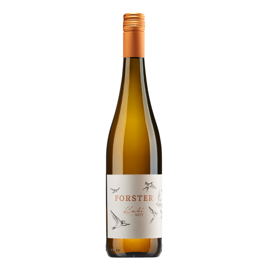 Flasche Weißwein vom Weingut Forster aus Rümmelsheim an der Nahe, Sorte Riesling Kabinett fruchtig, mit bronze Schraubverschluss und hellem Etikett, das mit bronze Schrift das Logo Forster sowie die Sorte zeigt, zudem ein gezeichneter Vogelschwarm aus Schwalben. 